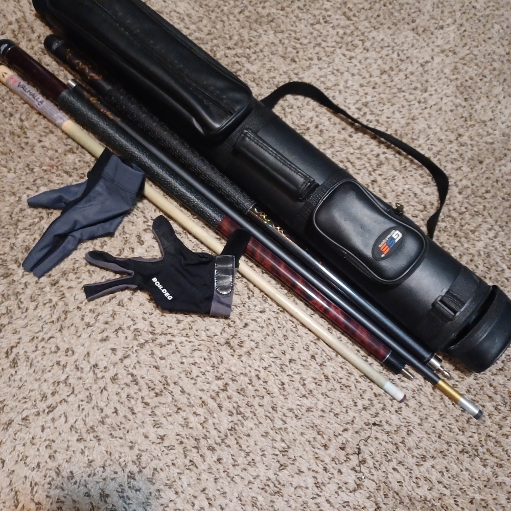 Billards Pool Cue set, case, 2 pool cues,